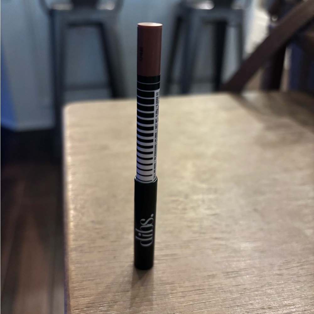 DIBS - no pressure lip liner in tell me more